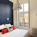Maison Manege Centre بيت ضيافة 3*