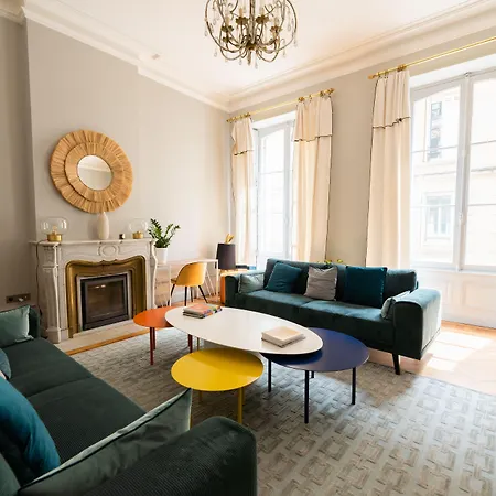 Maison Manège Centre 3*