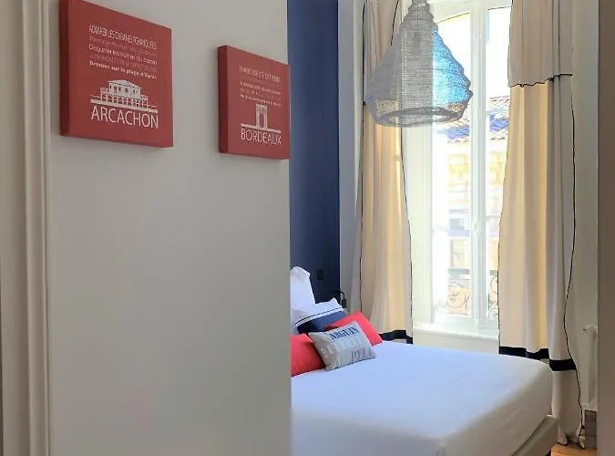 Πανσιόν Maison Manege Centre 3*